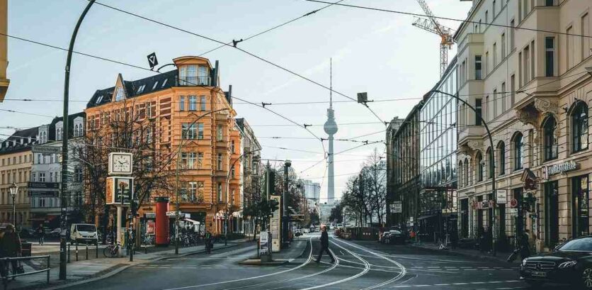 Eine Kreuzung in Berlin